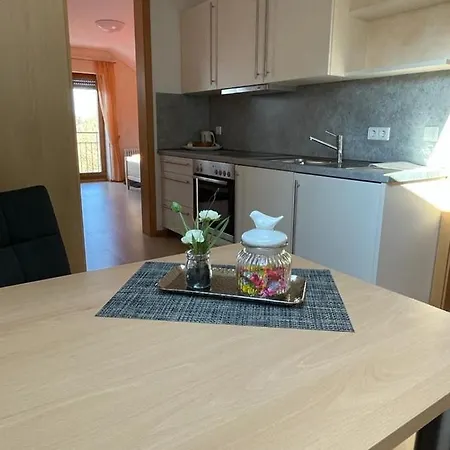 Gastehaus Am Furstweg Volker Kuhn Juniorsuite & Studio Гостевой дом Heuchelheim-Klingen